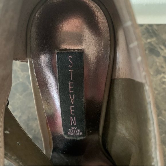 Tan Leather Steve Madden Chunky Heel / Pump Size 8 - Picture 9 of 11